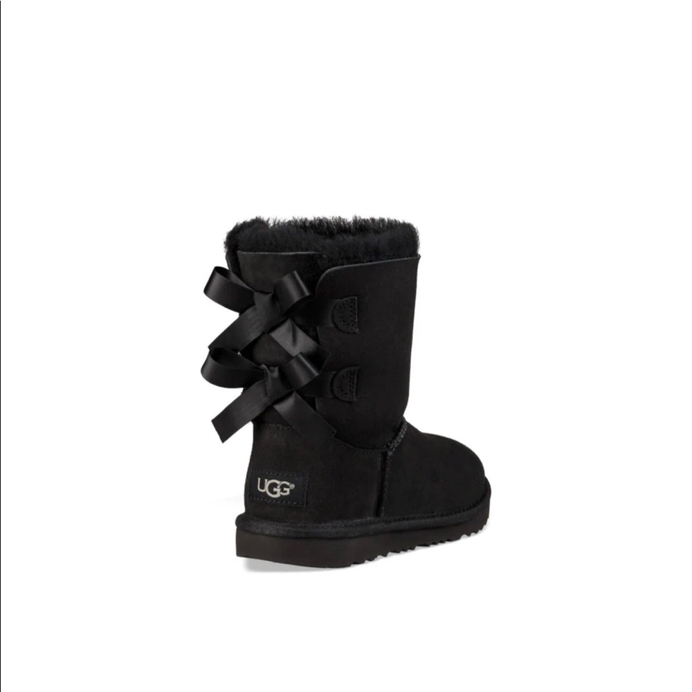 K BAILEY BOW ll BLACK UGGS
